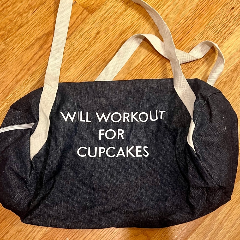 Chambray, zip, side pocket gym bag tote
